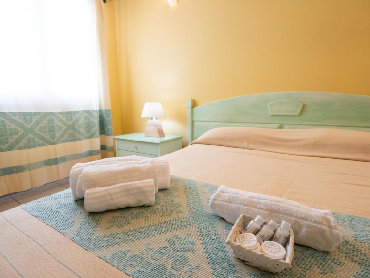 Hotel Solki SantʼAntìoco Exteriér fotografie
